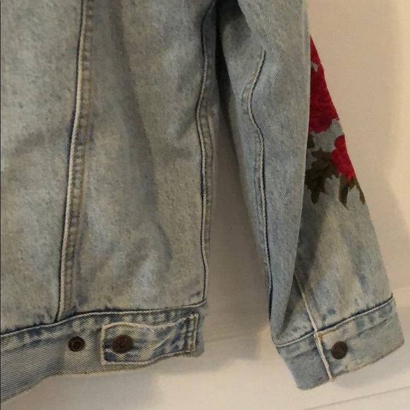 Levi’s rose denim jacket - Picture 8 of 9